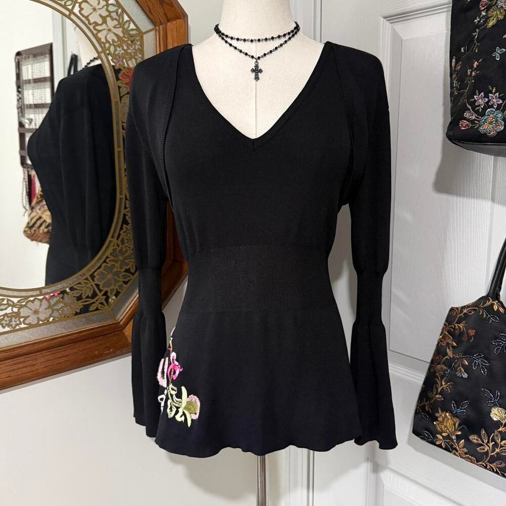 VTG 90s Joseph A. Black Ribbed Long Flare Sleeve Floral Embroidered V Neck Top